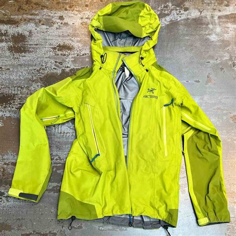 replica arcteryx jacket|best arcteryx jacket for snowboarding.